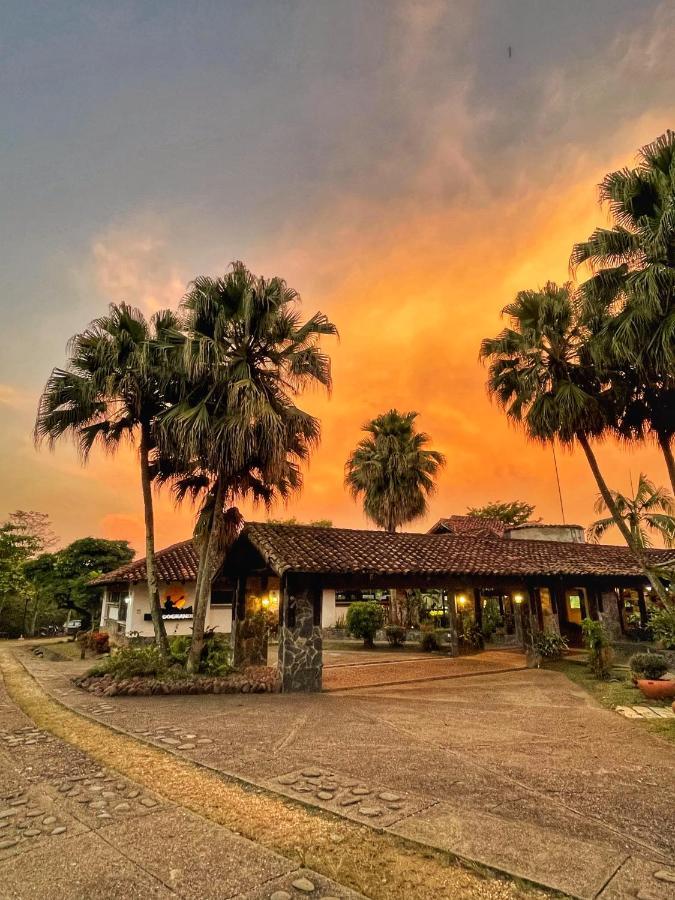 Lagogrande Hotel Jamundí Buitenkant foto